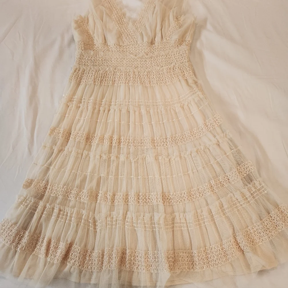 Max Studio Women's Cream Tulle Overlay Sleeveless Midi Tier Dress Size L Wedding